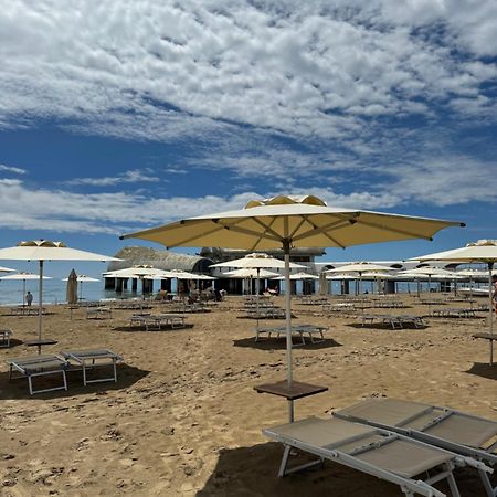 Appart 21 Artistic Beach Apartment Lignano Sabbiadoro Exteriér fotografie