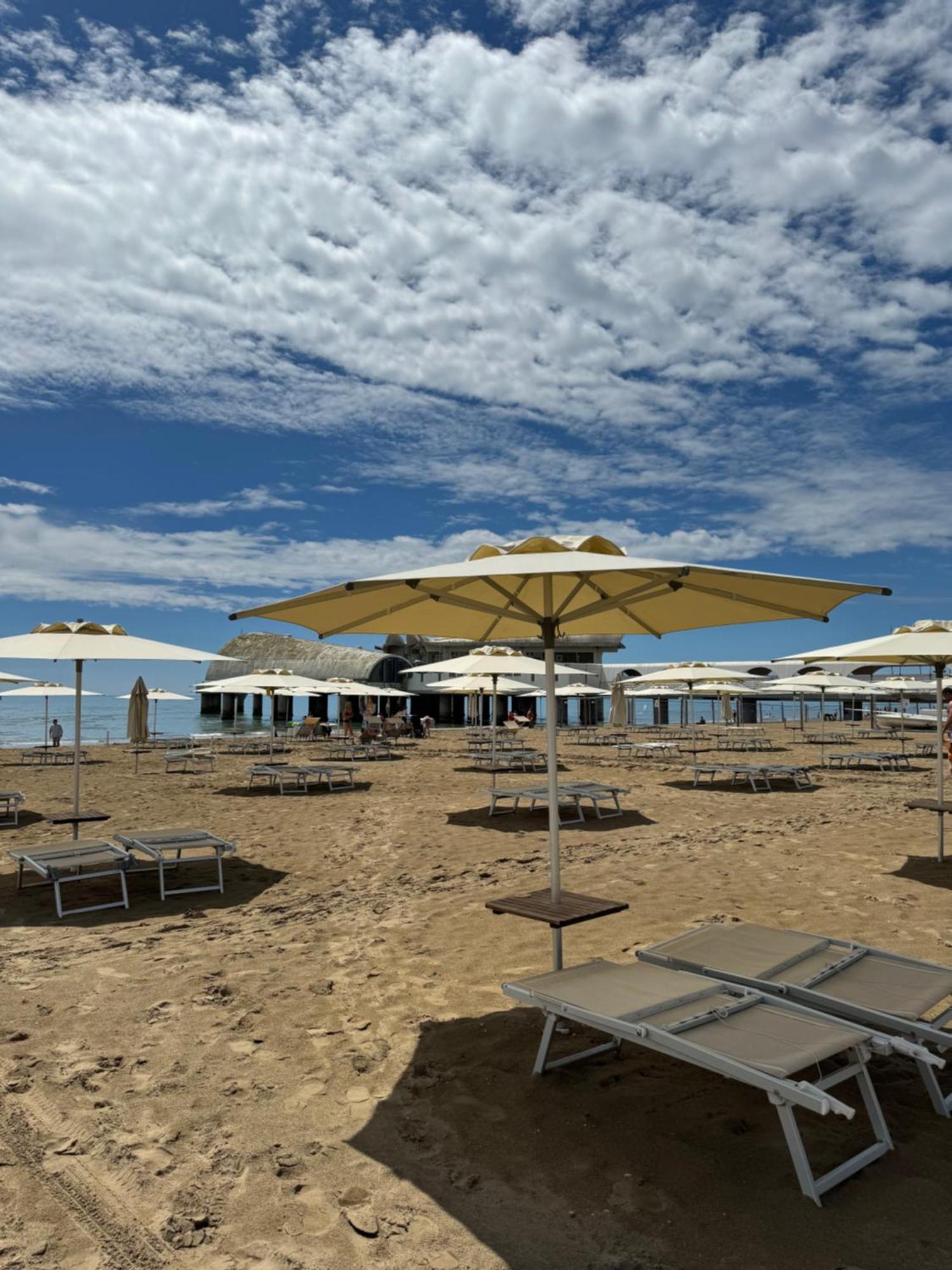 Appart 21 Artistic Beach Apartment Lignano Sabbiadoro Exteriér fotografie